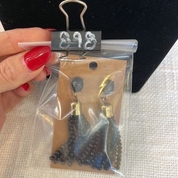 💐5/25 large bold tassel bold black gold tone statement earrings - Picture 5 of 5